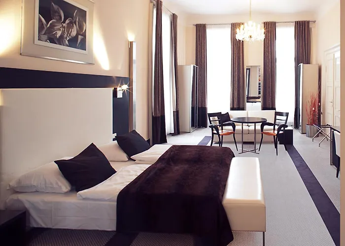 Old Town Square Residence By Emblem Prague